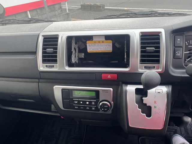 TOYOTA HIACE van 2WD 2025