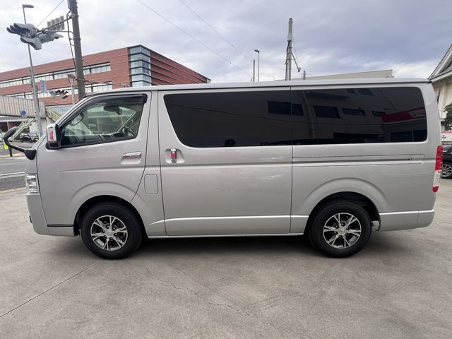 TOYOTA HIACE van 2WD 2025