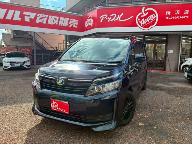 TOYOTA VOXY HYBRID 2016