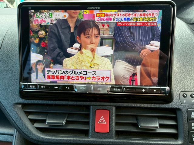 TOYOTA VOXY HYBRID 2016