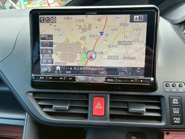 TOYOTA VOXY HYBRID 2016