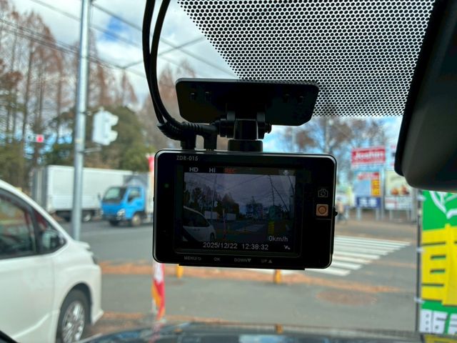 TOYOTA VOXY HYBRID 2016