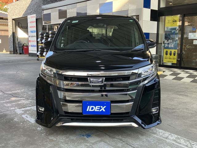 TOYOTA NOAH 2019