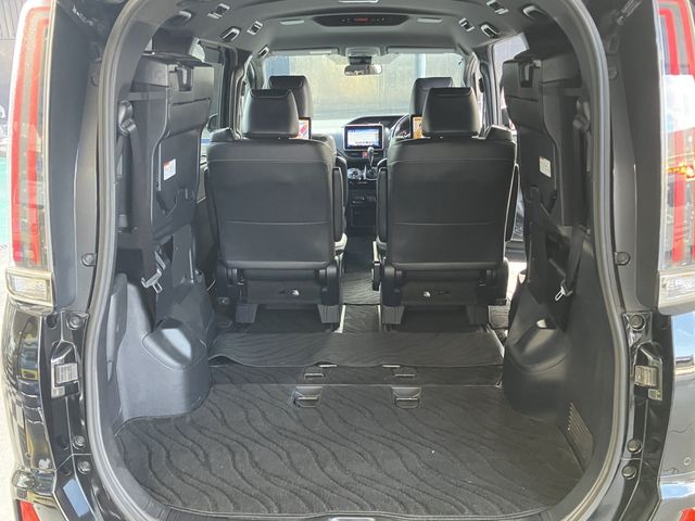 TOYOTA NOAH 2019