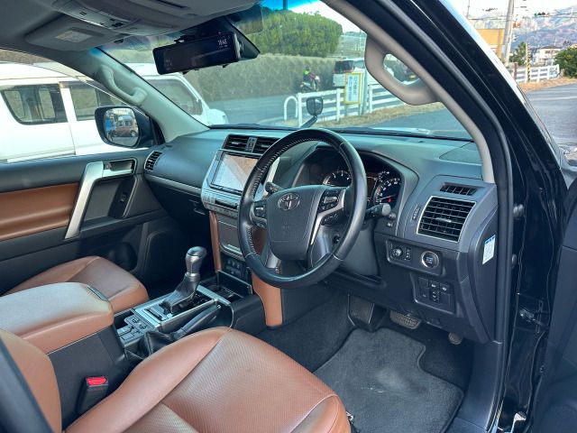 TOYOTA LANDCRUISER PRADO 2022