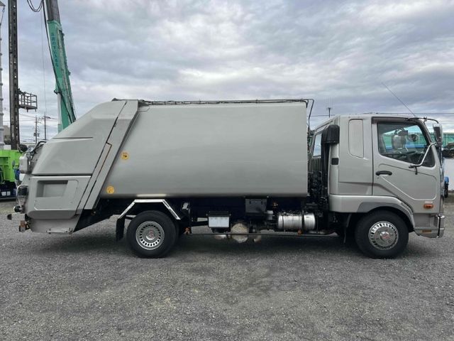 MITSUBISHI FUSOU FIGHTER 2012