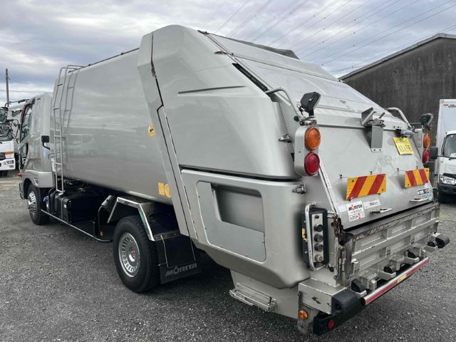 MITSUBISHI FUSOU FIGHTER 2012