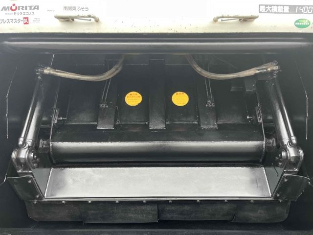 MITSUBISHI FUSOU FIGHTER 2012