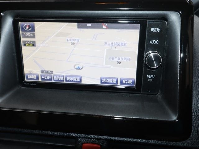 TOYOTA VOXY HYBRID 2017