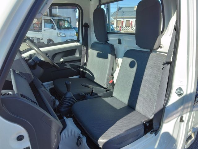 DAIHATSU HIJET truck 4WD 2016