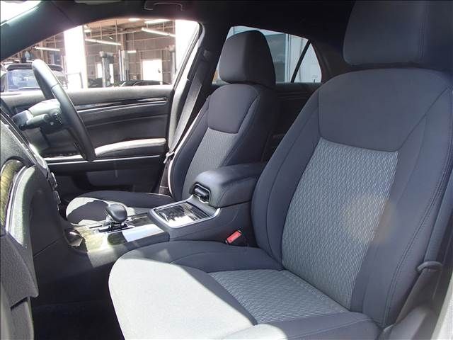 CHRYSLER CHRYSLER 300 2015