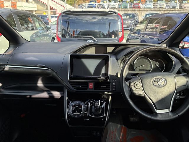 TOYOTA ESQUIRE HYBRID 2015