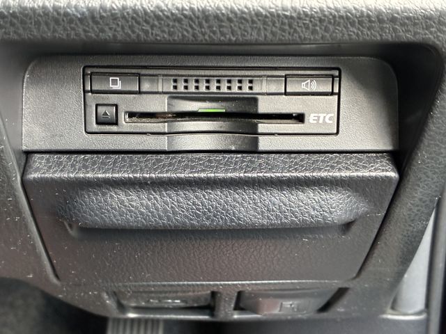 TOYOTA ESQUIRE HYBRID 2015