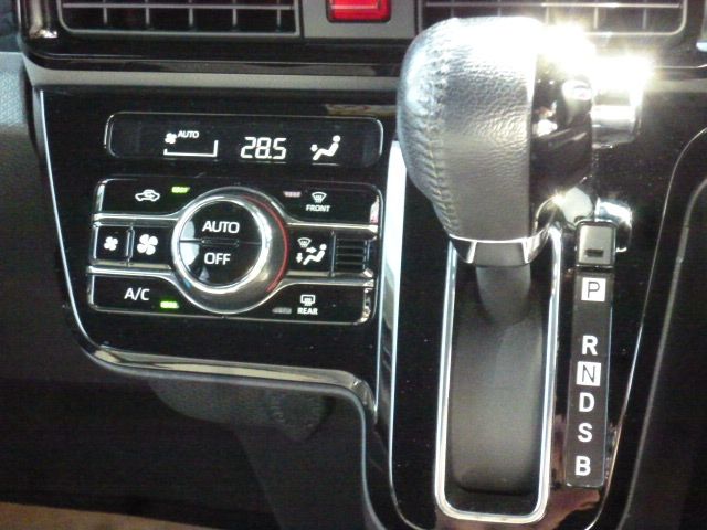 DAIHATSU TANTO CUSTOM 2019