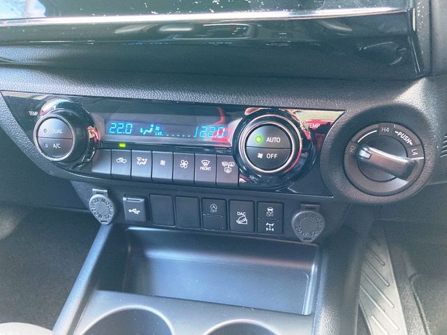 TOYOTA HILUX 4WD 2023