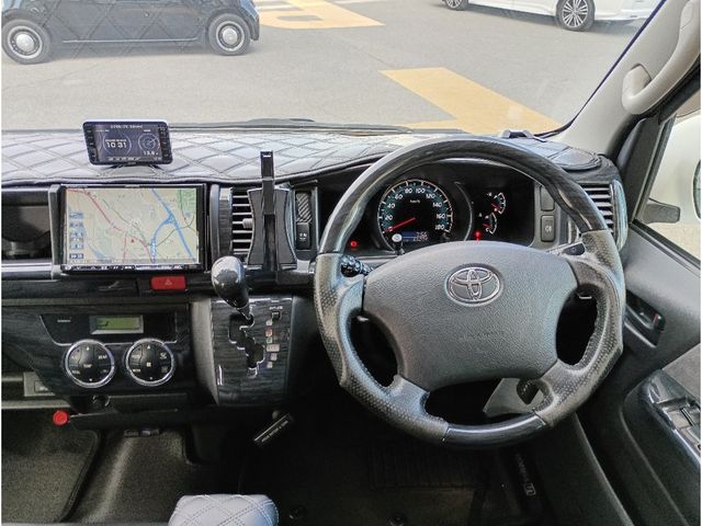 TOYOTA HIACE wagon 4WD 2012