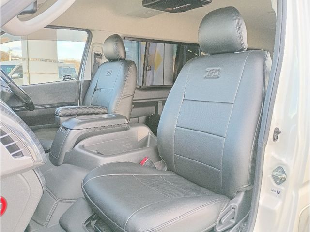 TOYOTA HIACE wagon 4WD 2012