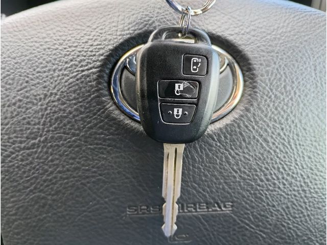 TOYOTA HIACE wagon 4WD 2012