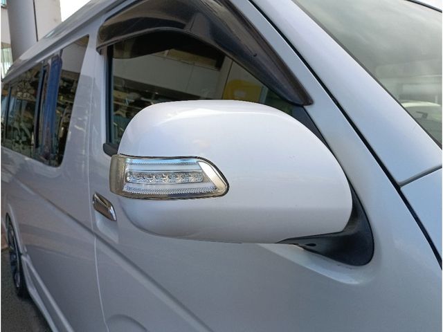 TOYOTA HIACE wagon 4WD 2012