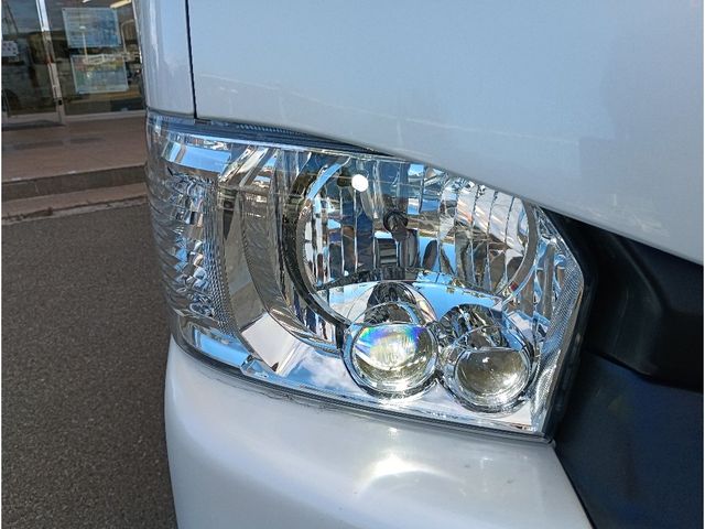 TOYOTA HIACE wagon 4WD 2012