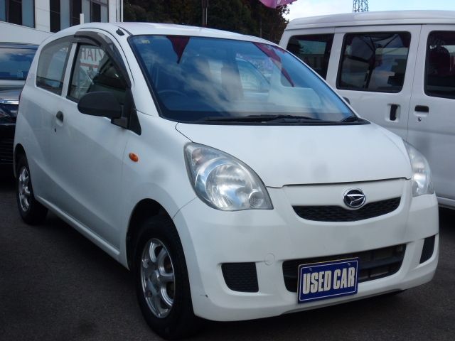 DAIHATSU MIRA van 2013