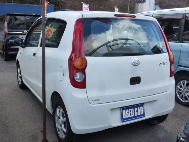 DAIHATSU MIRA van 2013