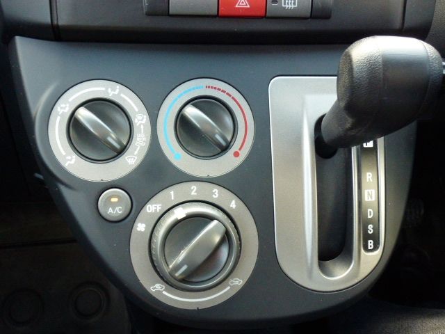 DAIHATSU MIRA van 2013