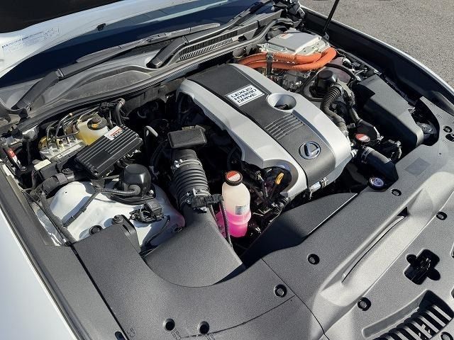 TOYOTA LEXUS RC300h 2015