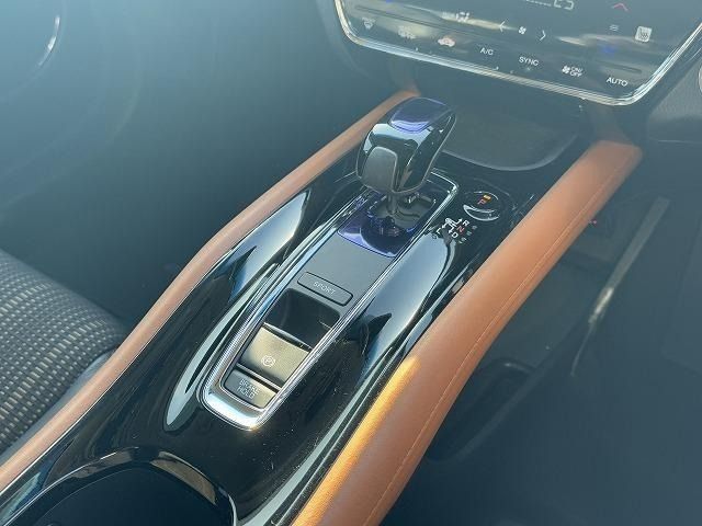 HONDA VEZEL HYBRID 2014