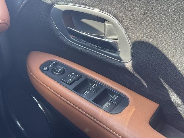 HONDA VEZEL HYBRID 2014