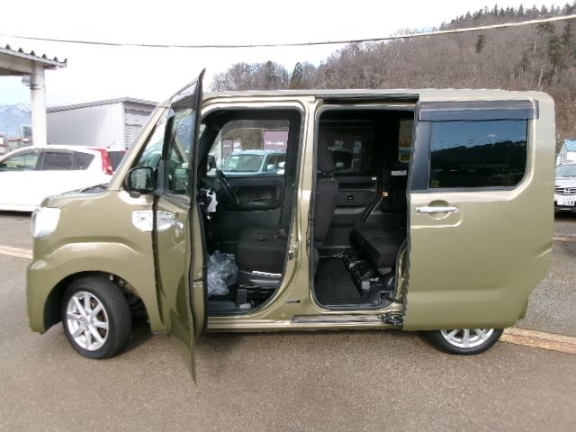 DAIHATSU WAKE 4WD 2016