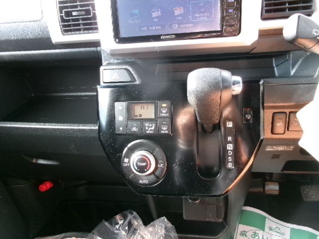 DAIHATSU WAKE 4WD 2016