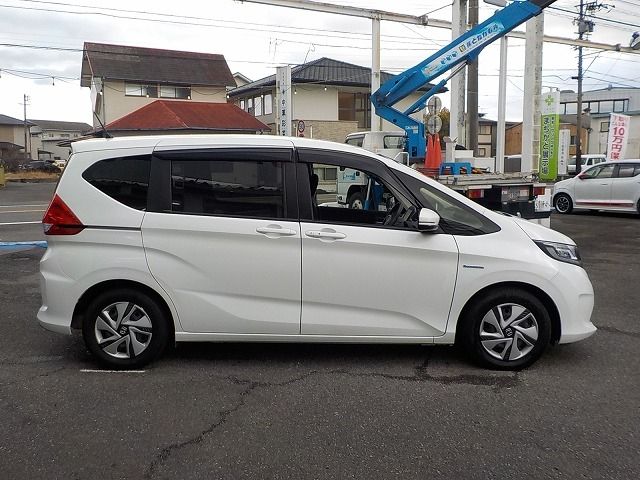 HONDA FREED plus HYBRID 2017