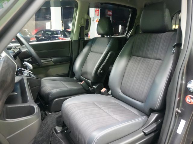 HONDA FREED plus HYBRID 2017