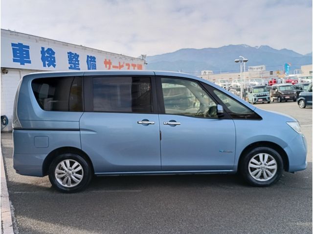 NISSAN SERENA  S-HYBRID 2013