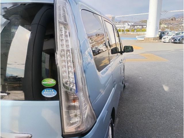 NISSAN SERENA  S-HYBRID 2013