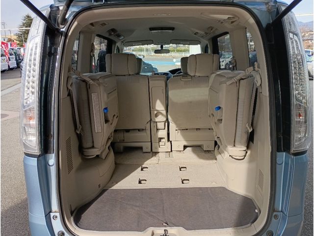 NISSAN SERENA  S-HYBRID 2013