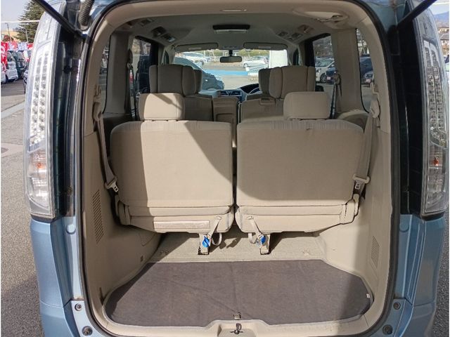 NISSAN SERENA  S-HYBRID 2013