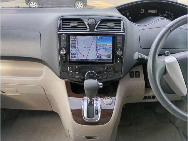 NISSAN SERENA  S-HYBRID 2013