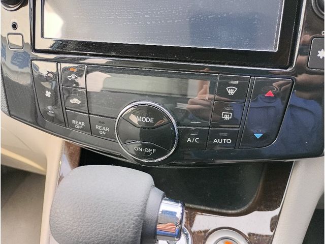 NISSAN SERENA  S-HYBRID 2013