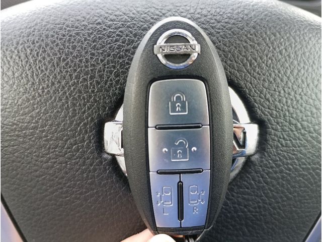 NISSAN SERENA  S-HYBRID 2013