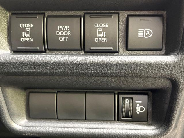 TOYOTA SIENTA HYBRID 2025