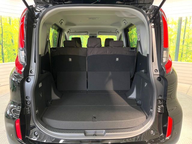 TOYOTA SIENTA HYBRID 2025