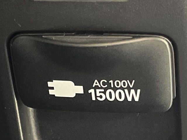 TOYOTA VELLFIRE  HYBRID 4WD 2015