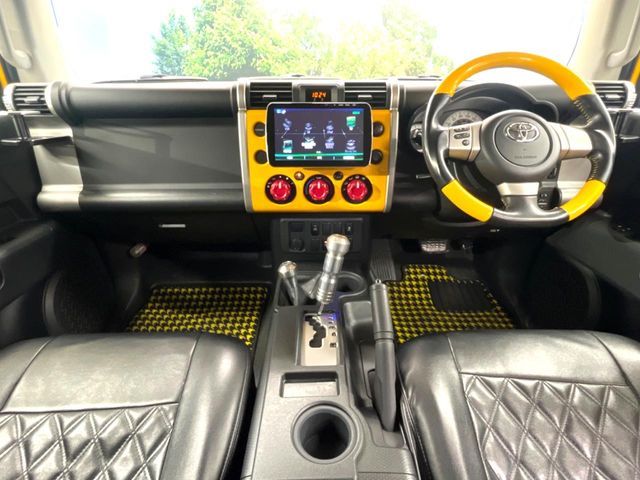 TOYOTA FJ CRUISER 4WD 2011