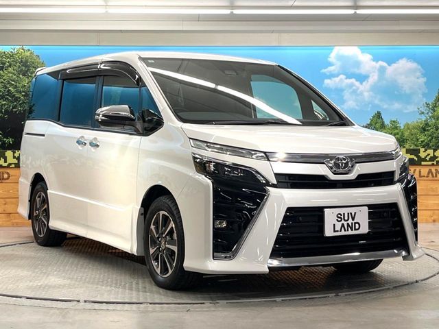 TOYOTA VOXY 2021