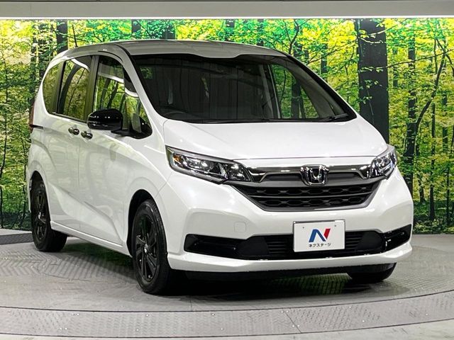 HONDA FREED HYBRID 2022