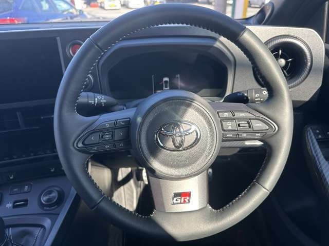 TOYOTA GR YARIS 2024