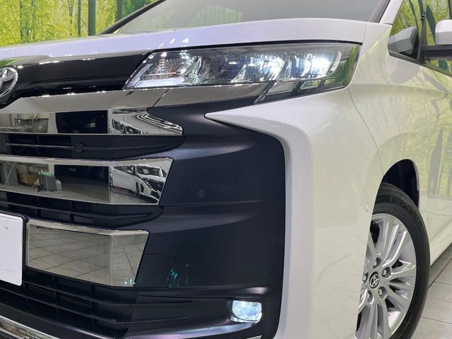TOYOTA NOAH 2024