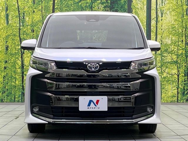 TOYOTA NOAH 2024